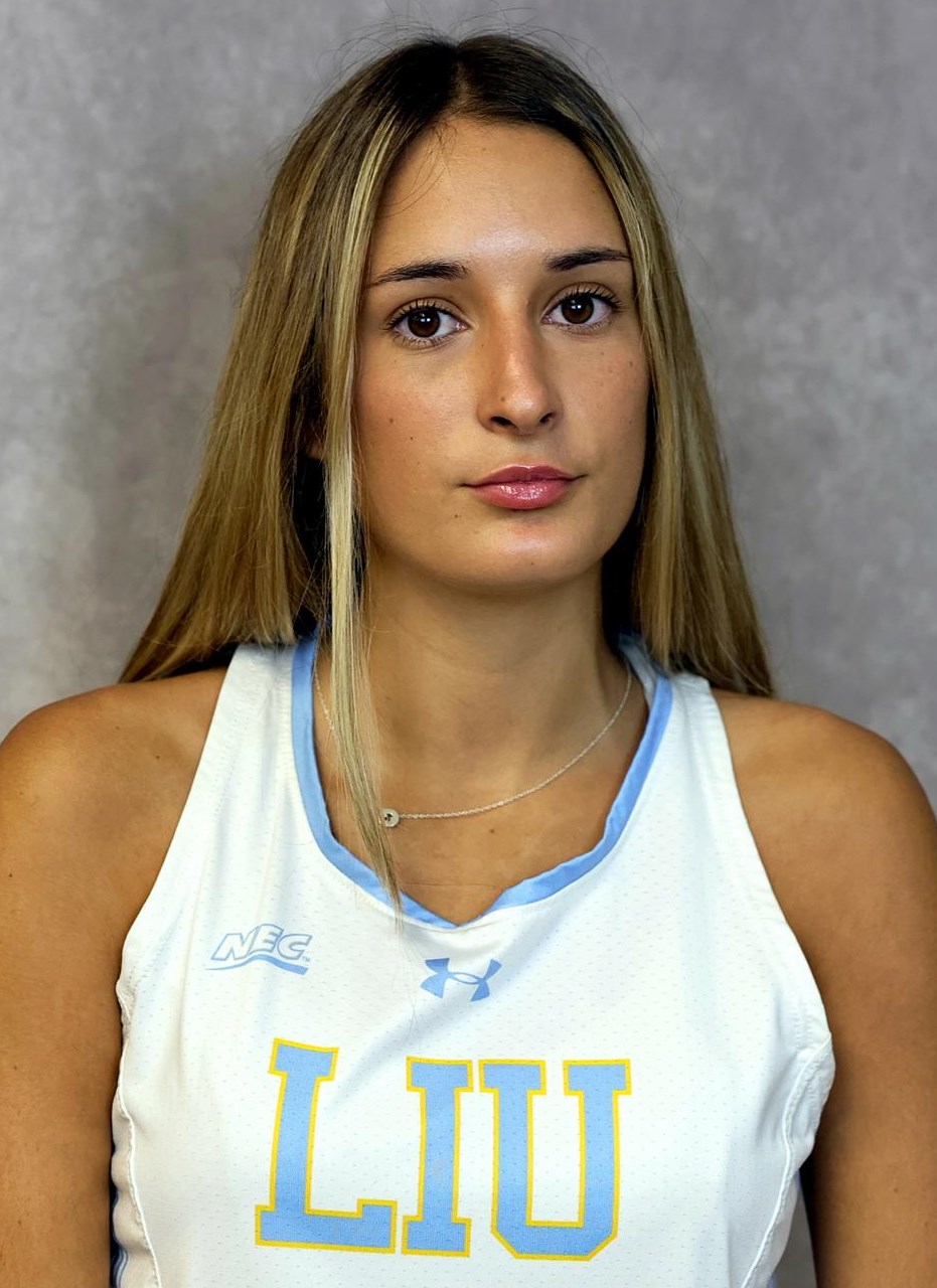 Malena_Silvani_Headshot_FH_2022
